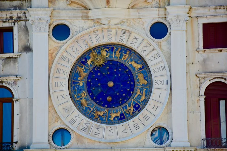 Horoskop na piątek 9 października: plan dnia dla 12 znaków