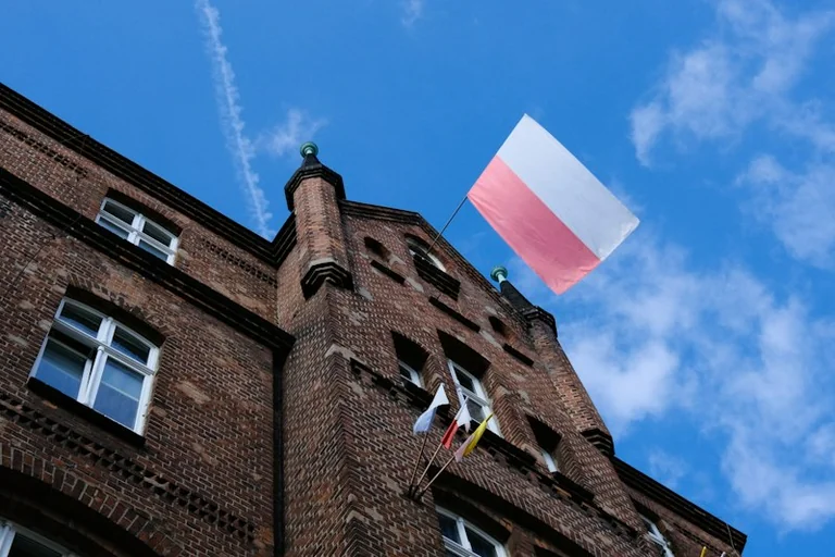 Kraków głosuje 27 września. Lokale czynne do 21.00